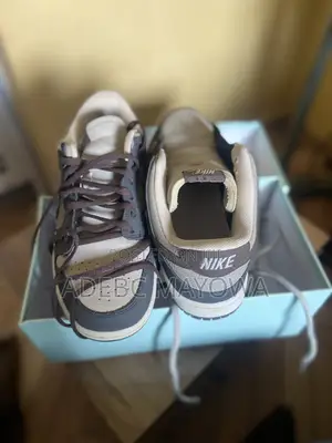 Nike Sneaker