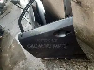 Toyota Venza Door 2010