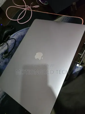 Laptop Apple MacBook Pro 2017 8GB Intel Core i7 SSD 256GB