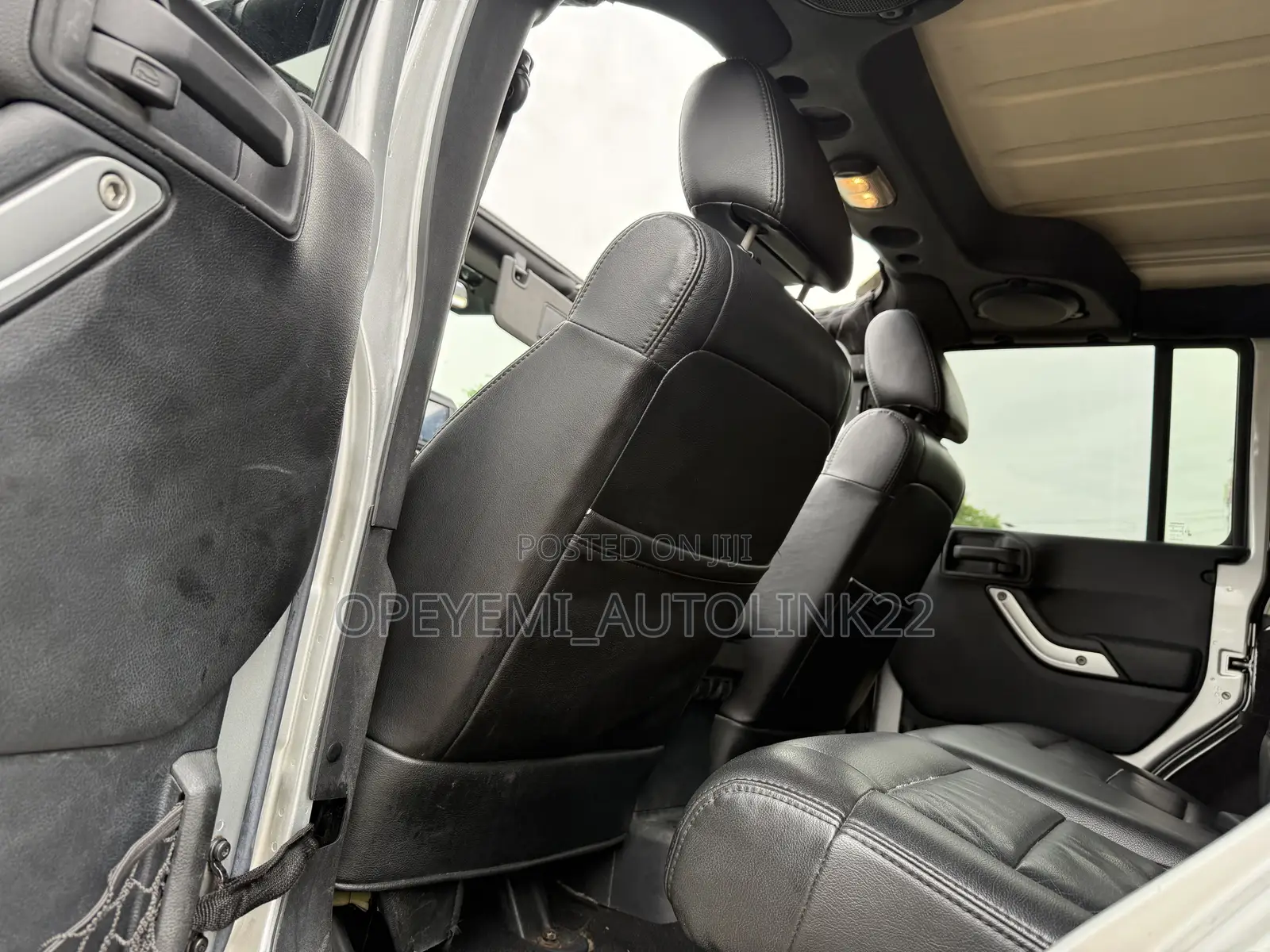 Jeep Wrangler Sahara 2011 Silver