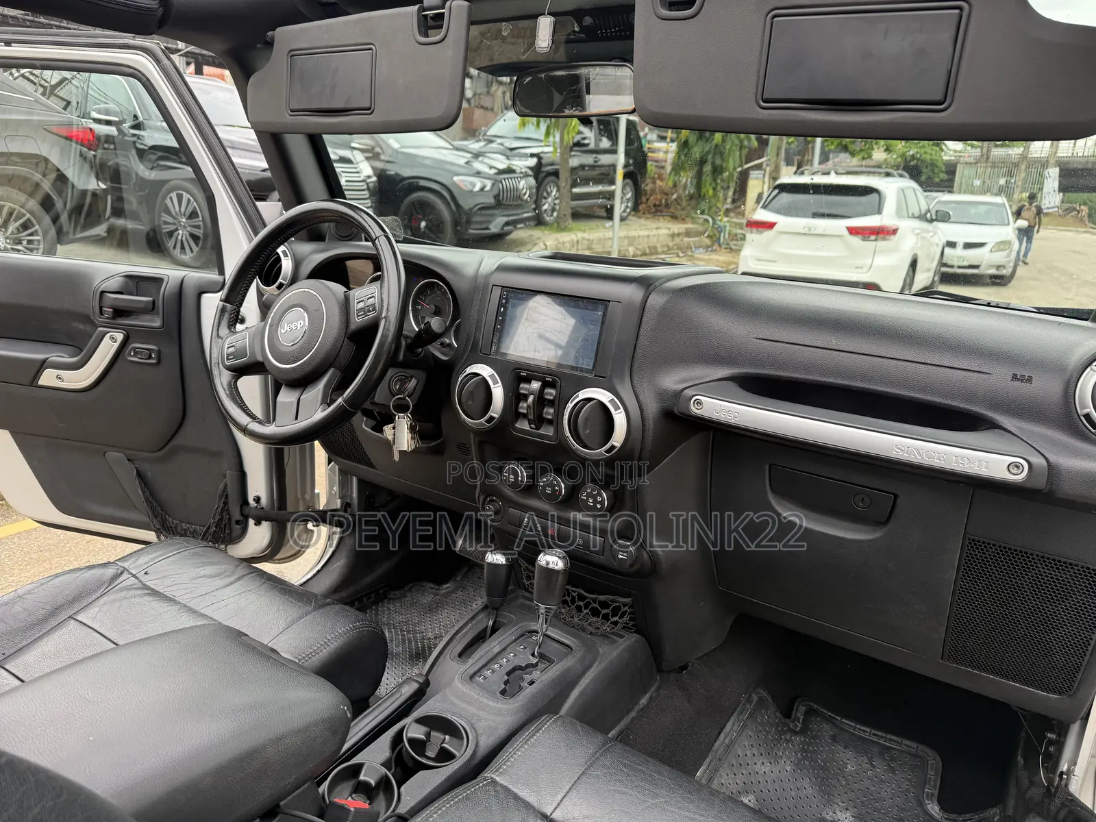 Jeep Wrangler Sahara 2011 Silver