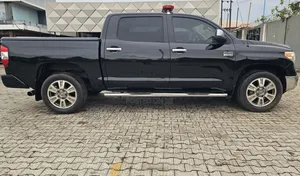 Toyota Tundra 2018 Black