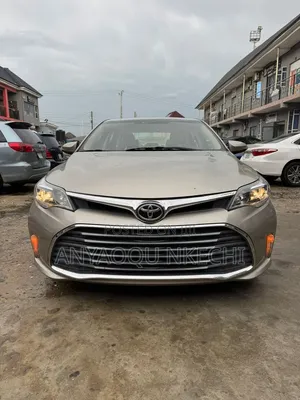 Toyota Avalon XLE 4dr Sedan (3.5L 6cyl 6A) 2014 Gold
