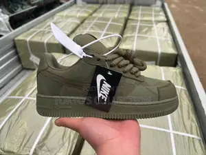 Nike Sneakers 