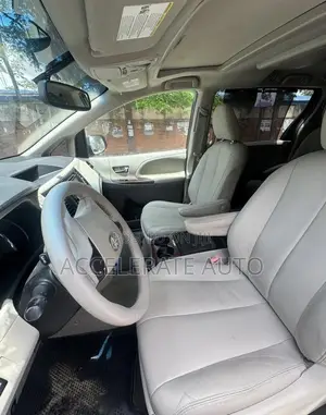 Toyota Sienna 2014 Gray
