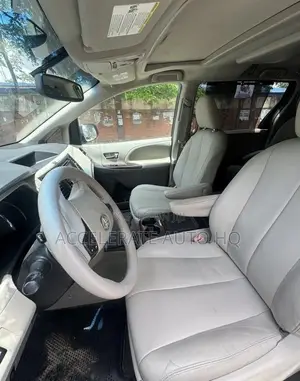 Toyota Sienna 2014 Gray