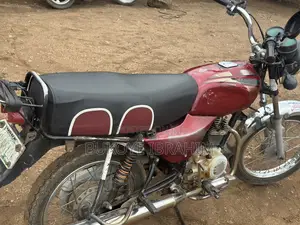 Bajaj Boxer 100 2018 Red