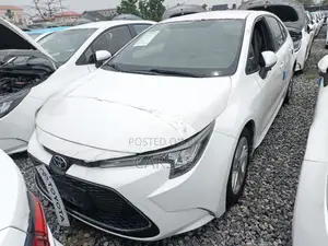 Toyota Corolla 2022 White