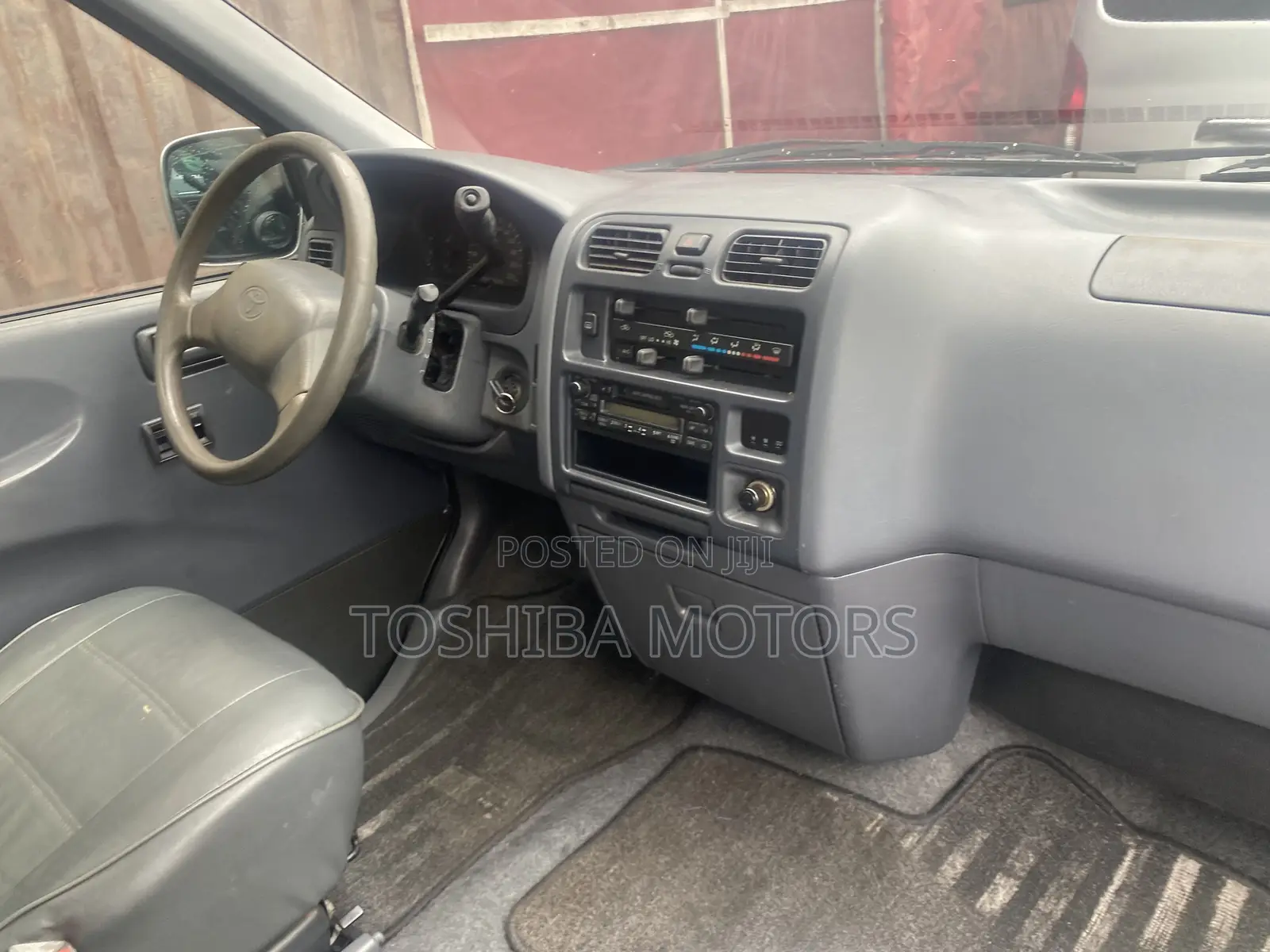 Toyota HiAce 2004 Silver