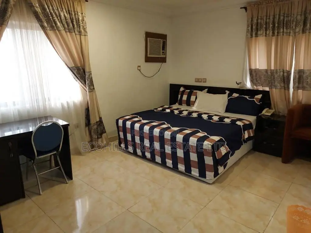 37 Rooms Hotel