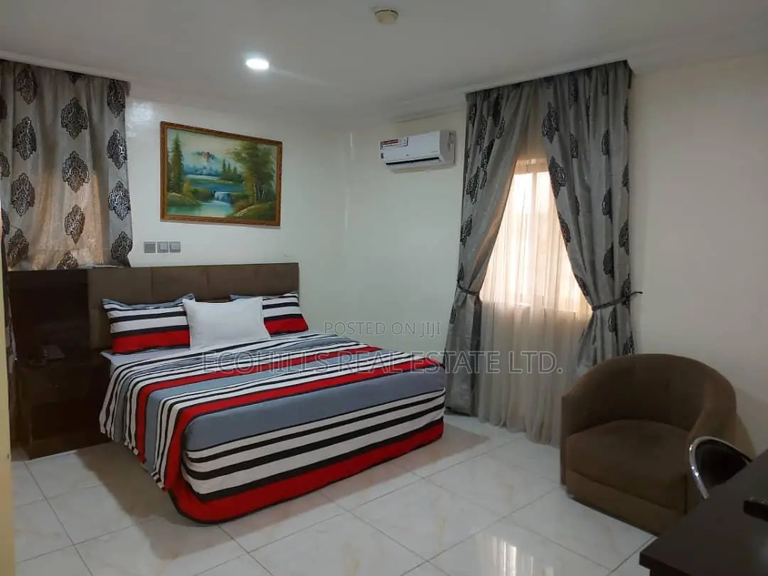 37 Rooms Hotel