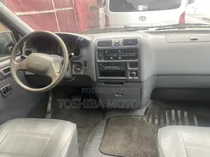Toyota HiAce 2004 Silver