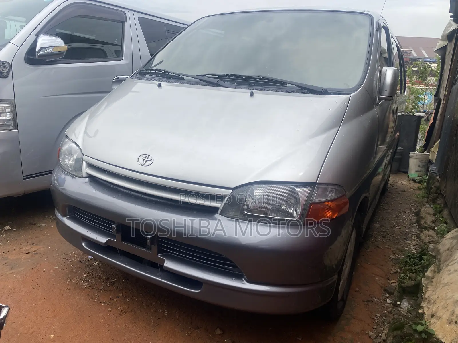 Toyota HiAce 2004 Silver