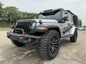 Jeep Wrangler Sahara 2011 Silver