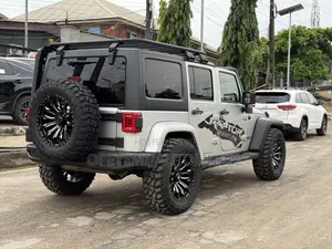 Jeep Wrangler Sahara 2011 Silver