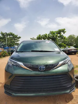 Toyota Sienna 2021 Green