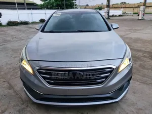 Hyundai Sonata Sport 4dr Sedan (2.4L 4cyl 6A) 2015 Blue