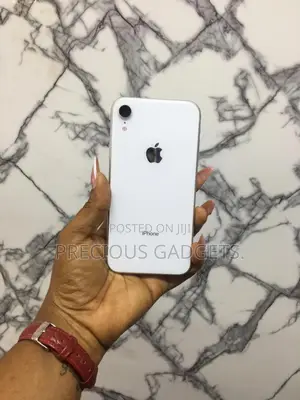 Apple iPhone XR 64 GB White