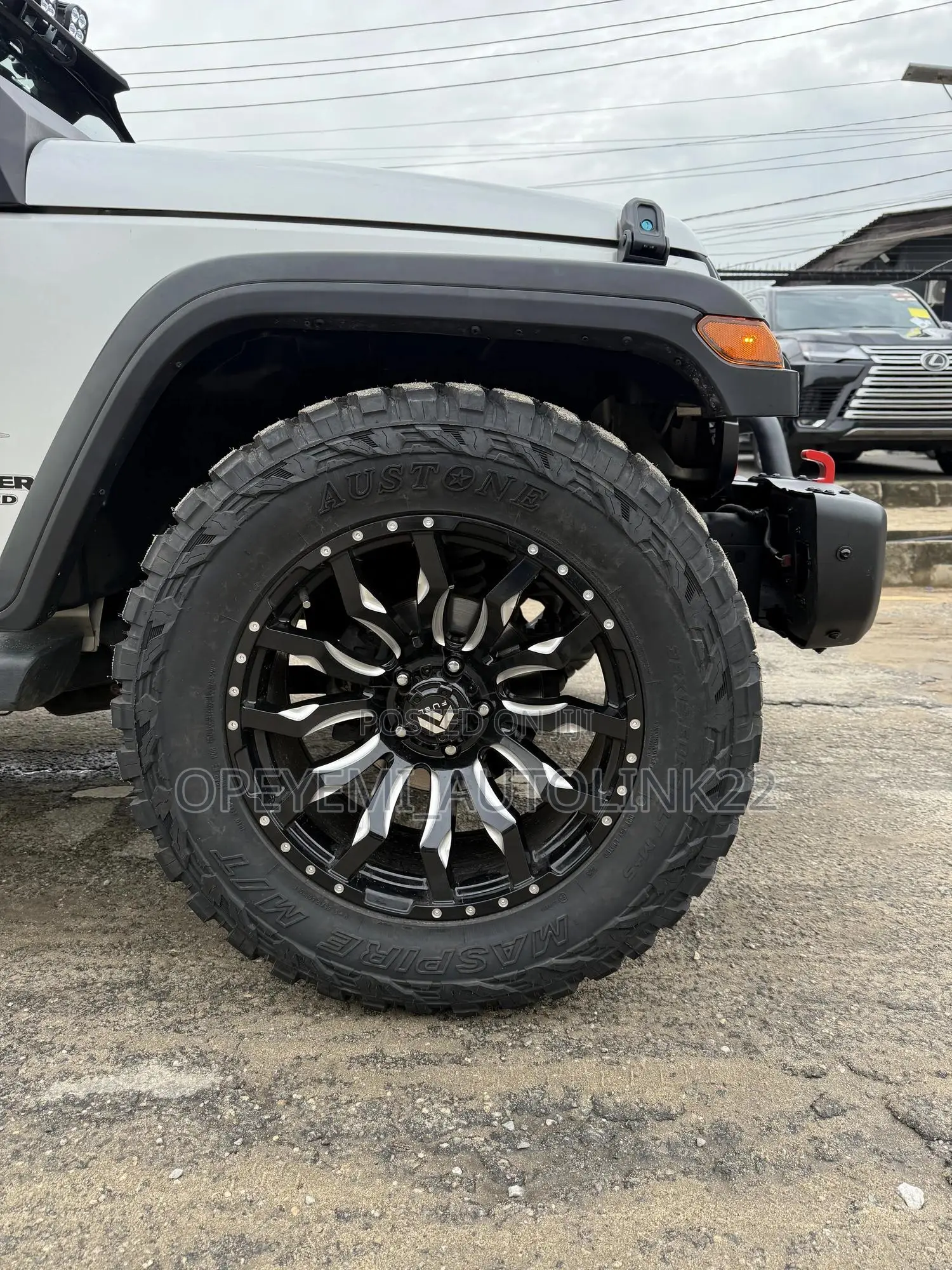 Jeep Wrangler Sahara 2011 Silver