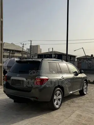 Toyota Highlander 2010 Green