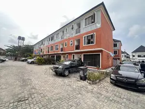 4bdrm Townhouse / Terrace in Osapa london for rent
