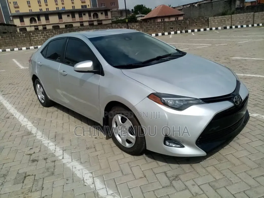Toyota Corolla 2017 Silver