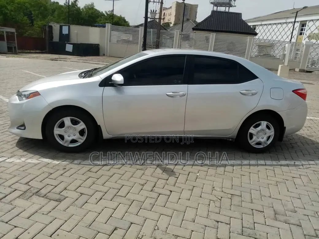 Toyota Corolla 2017 Silver