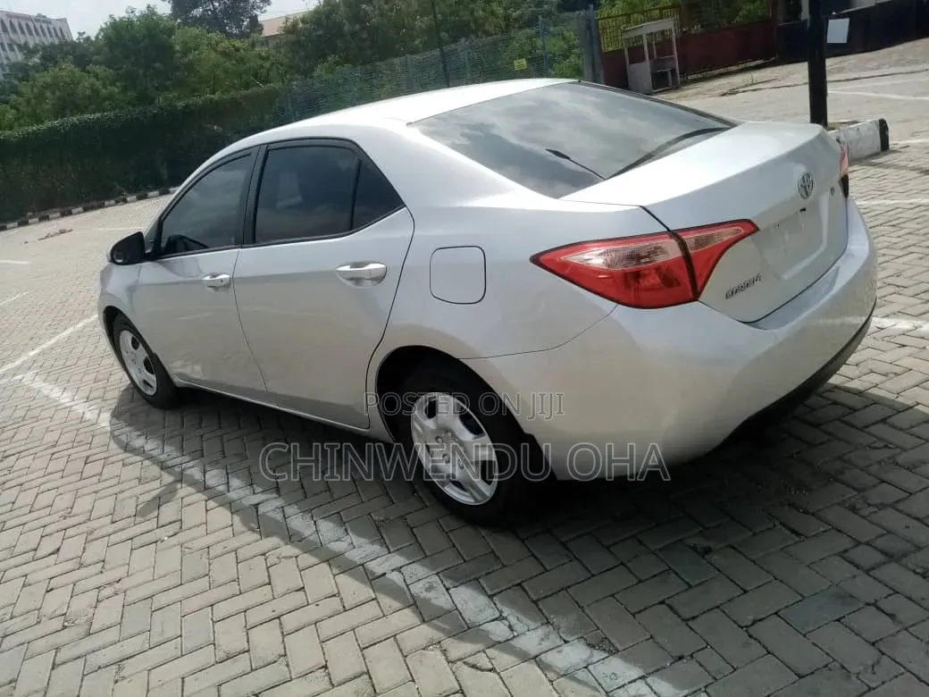 Toyota Corolla 2017 Silver