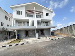 4bdrm Duplex in Chevron for rent