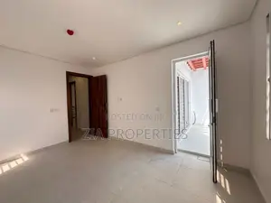 4bdrm Duplex in Chevron for rent