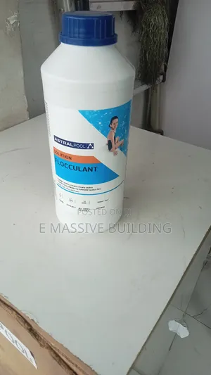 Astral Pool Solution Flocculant".
