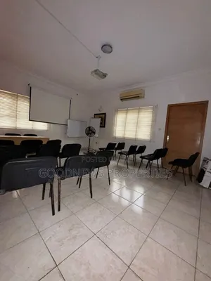 5-Bedroom Semi-Detached for Rent in Lekki, Ideal for Commercial Use.