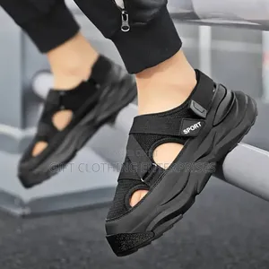 Causal Sandals