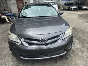 Toyota Corolla LE 4dr Sedan (1.8L 4cyl 4A) 2012