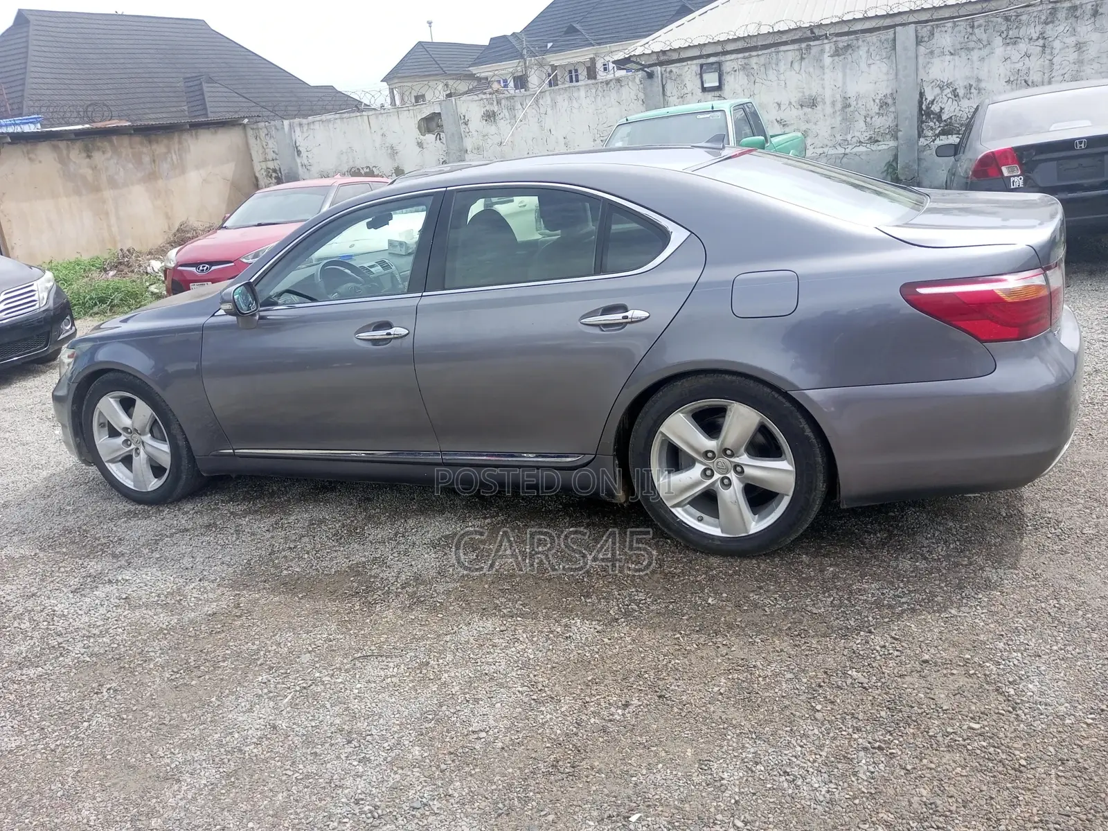 Lexus LS 2011 Gray