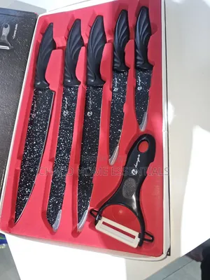 Knife Set ( 5 Sets With a Peeler