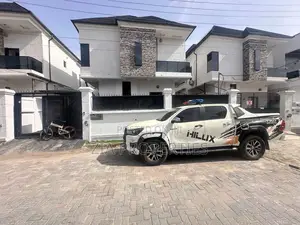 5bdrm Duplex in Ikota for rent