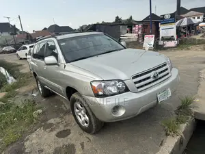 Toyota Highlander 2005 Silver