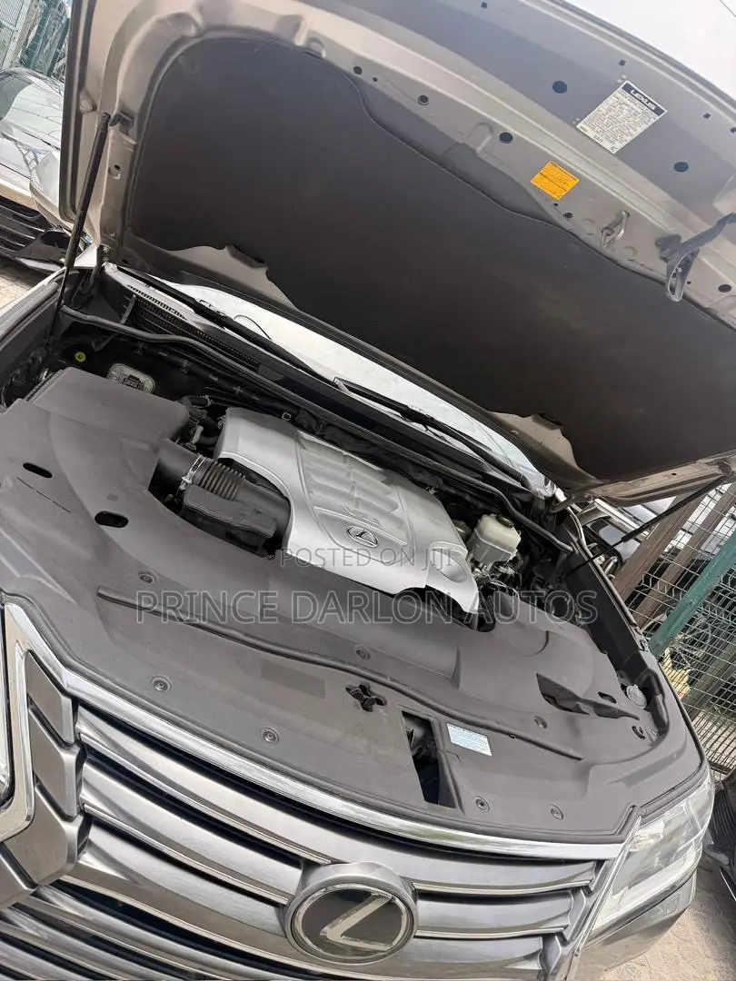 Lexus LX 570 AWD 2019 Silver