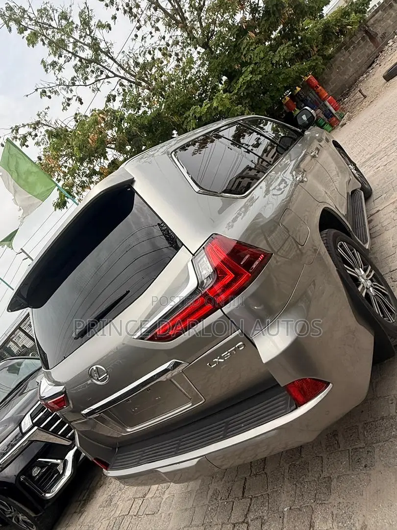 Lexus LX 570 AWD 2019 Silver