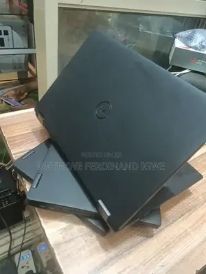 Laptop Dell Latitude 7390 8GB Intel Core i5 SSD 256GB