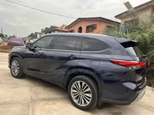 Toyota Highlander Platinum 2021 Blue