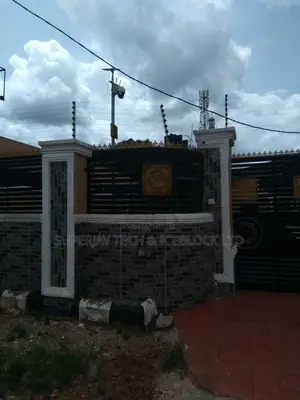 Electric Fence Installer