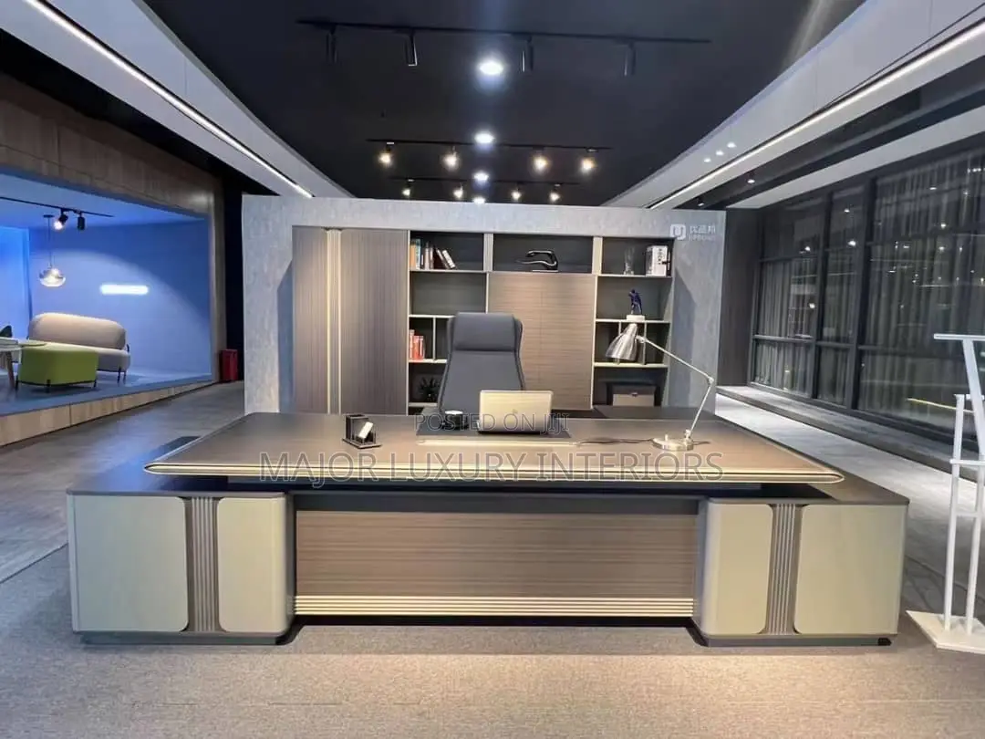 High Quality Office Table Set
