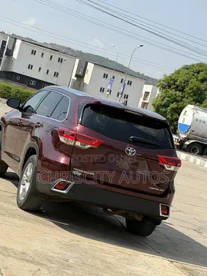 Toyota Highlander Limited 4x4 V6 (3.5L 6cyl 8A) 2017 Red