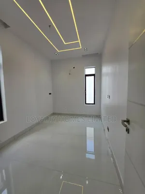 2bdrm House in Victoria Island Extension for sale
