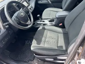 Toyota RAV4 LE 4dr SUV AWD (2.5L 4cyl 6A) 2015 Gray