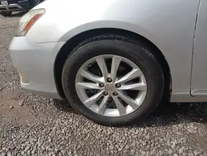 Lexus ES 2011 Silver