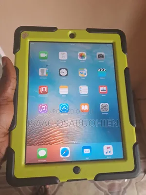 Apple iPad 3 Wi-Fi 16 GB Black