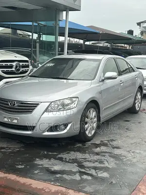Toyota Camry XLE V6 4dr Sedan (3.5L 6cyl 6AM) 2010 Silver